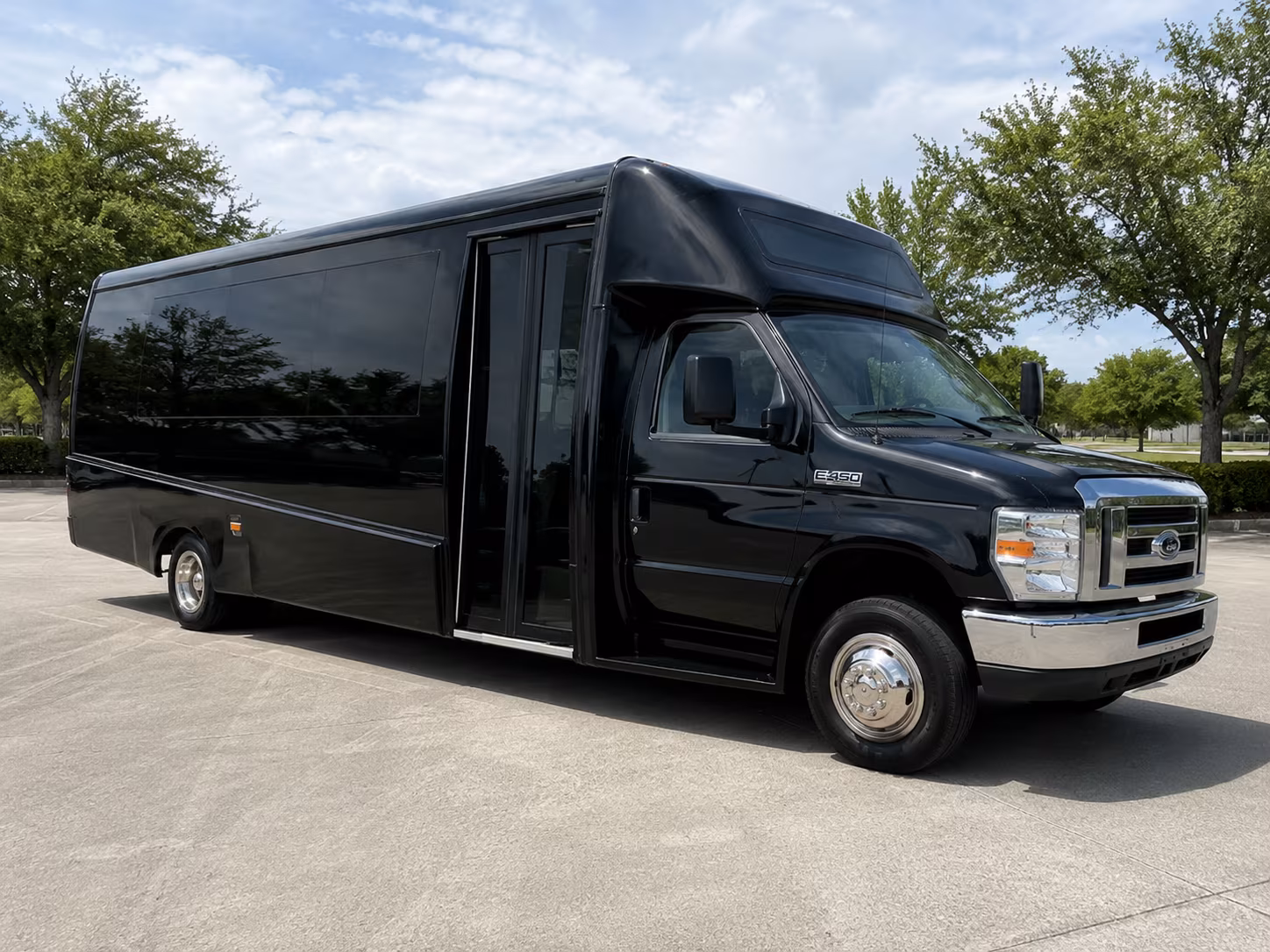 minibus rentals for smaller commerce city prom groups